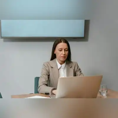 何蔚